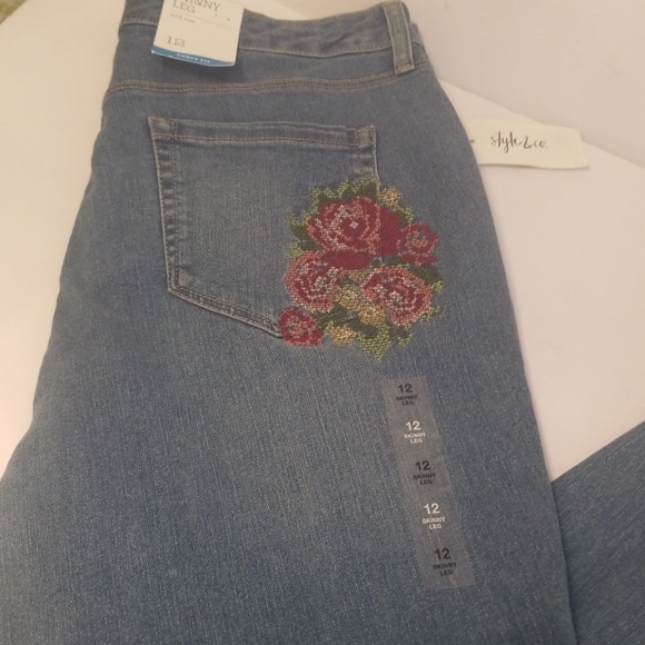 Skinny Leg jeans size 12 womens New with tag - Picture 7 of 8